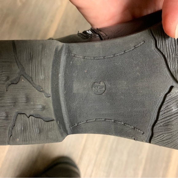 Women’s black boots size 7.5 - Picture 7 of 8